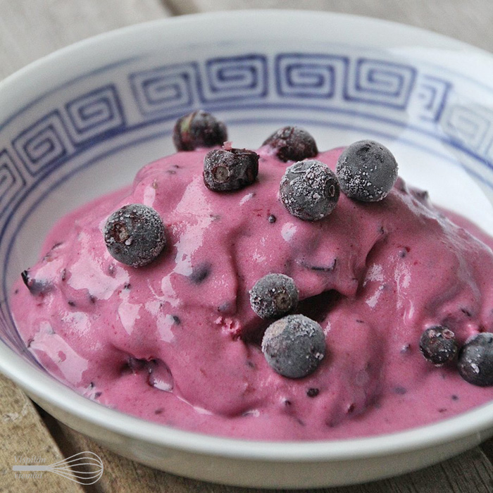 Vispilän_viemää_mustaherukkajäätelö