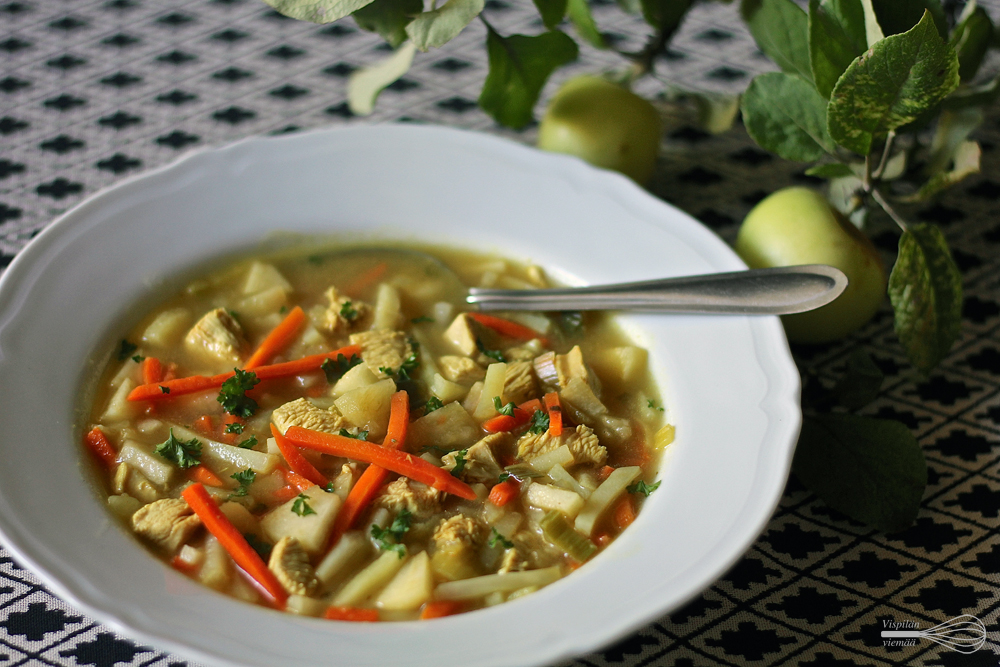 Omenainen kana-kasviskeitto