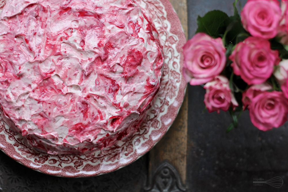 Vadelmainen enkelikakku