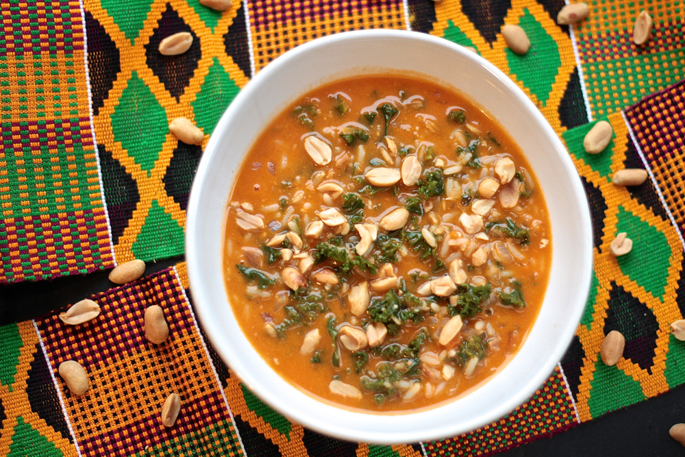 Länsi-afrikkalainen kasvis-pähkinäkeitto