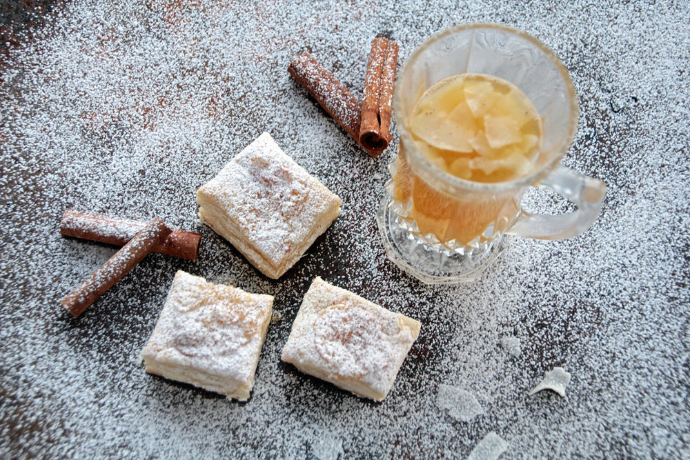 Inkivääri-mantelitortut ja ananas-inkivääriglögi